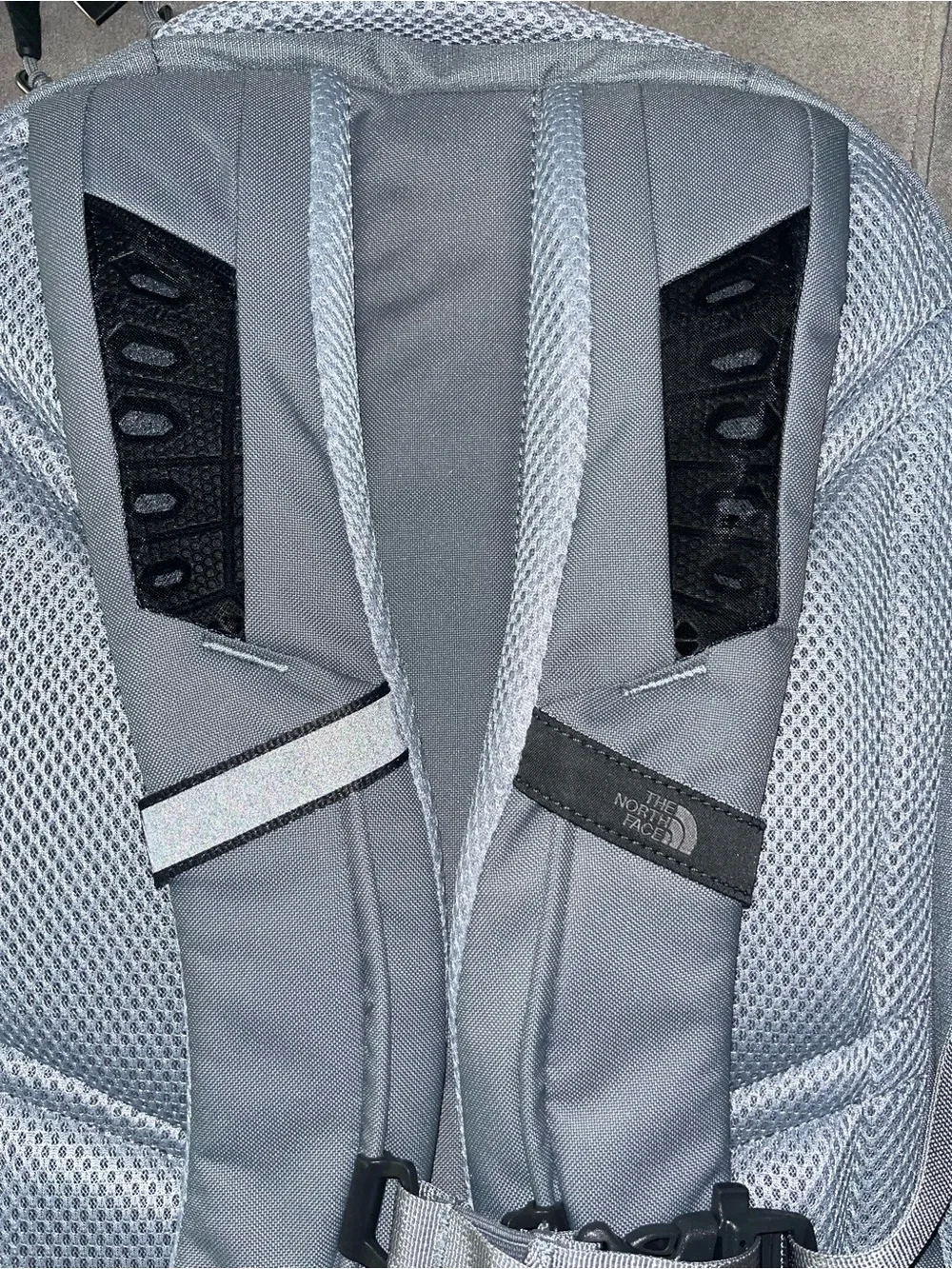 The North Face Connector 28L Backpack in Gray - NEW W/ TAGS